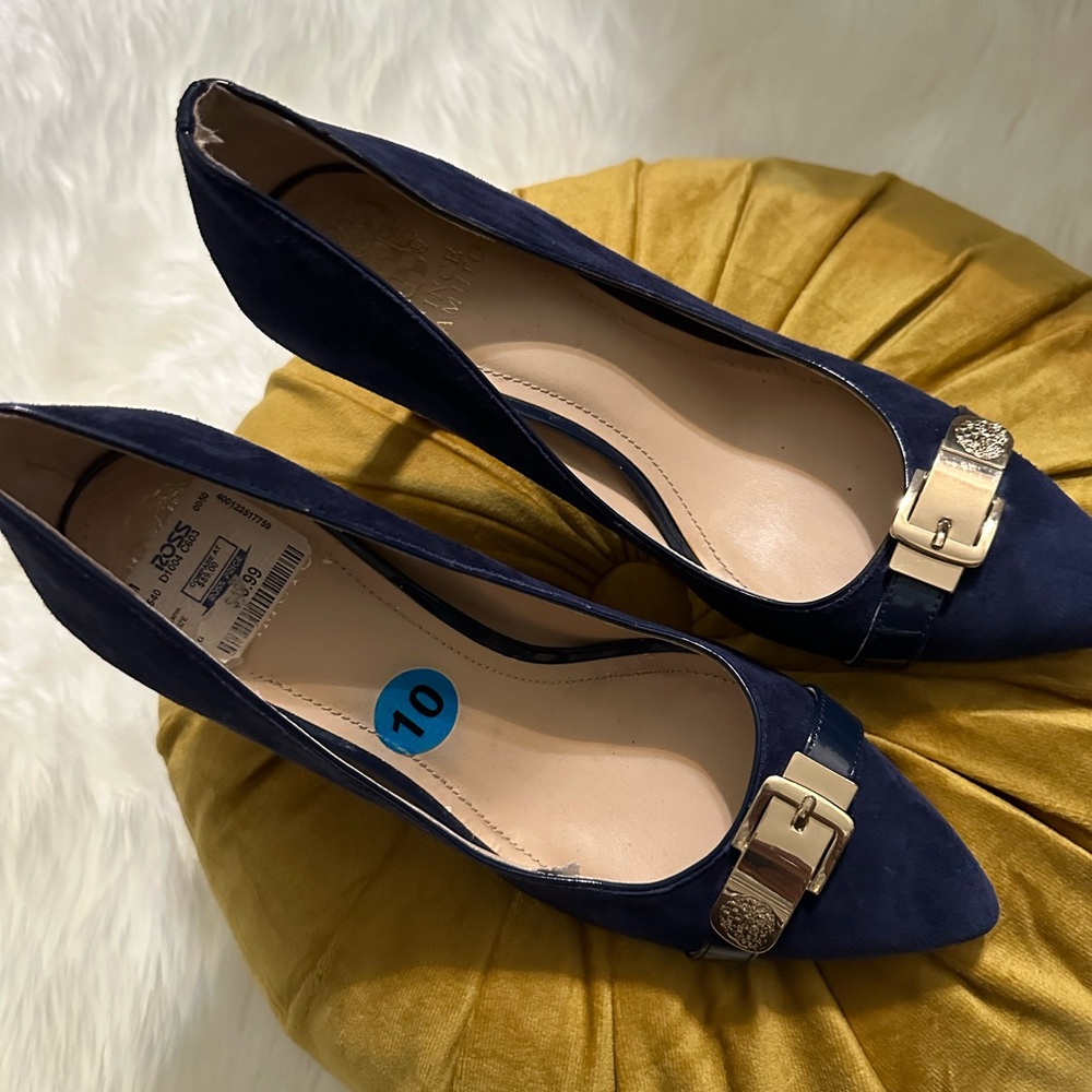 Navy Pumps
